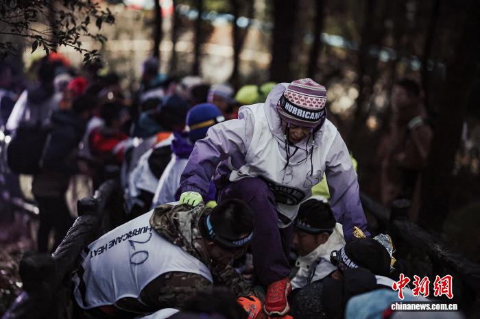 斯巴达勇士24小时飓风赛首登贵州 丹寨近百名勇