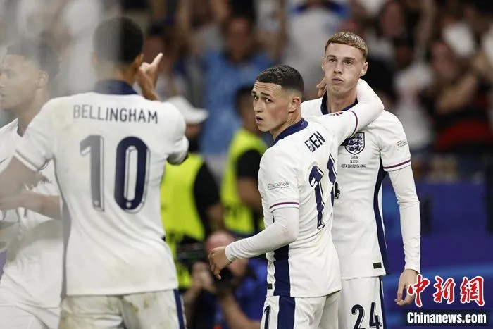 欧洲杯决赛：西班牙2-1击败英格兰完成七场全胜