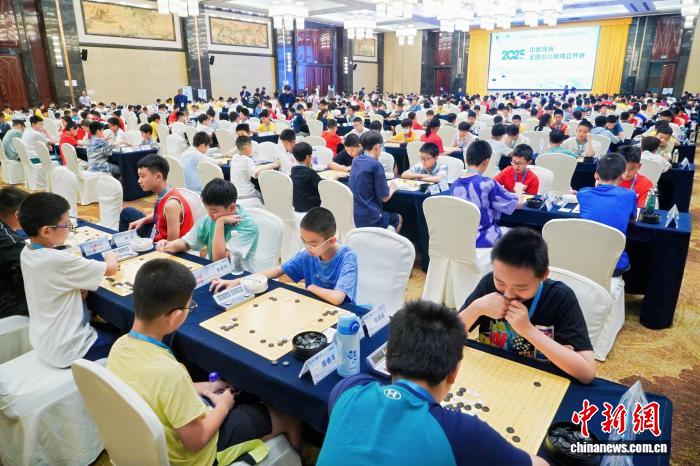 2025嵊州少儿围棋赛点燃青