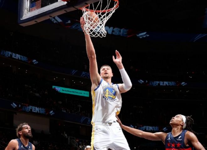 波尔津吉斯爆发率队终结5连败 勇士客场力克奇才