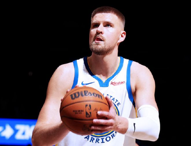 波尔津吉斯爆发率队终结5连败 勇士客场力克奇才