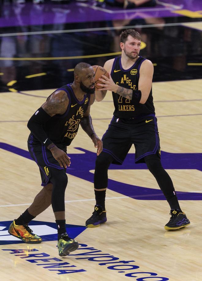 湖人骑士巅峰对决 詹姆斯东契奇巅峰对决引爆全