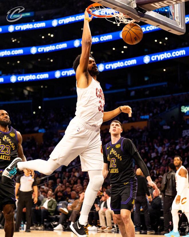 湖人骑士巅峰对决 詹姆斯东契奇巅峰对决引爆全